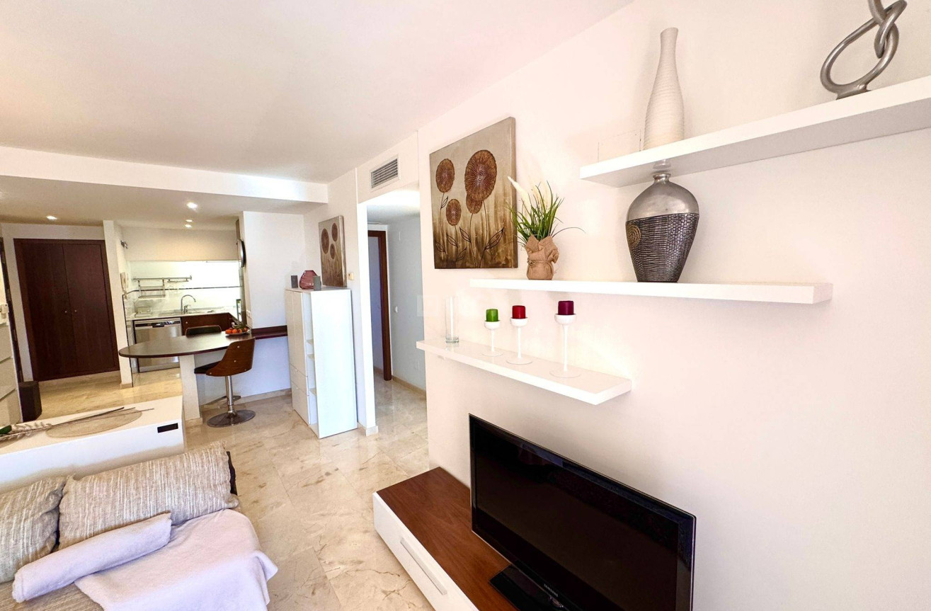 Resale - Apartment / flat - Torrevieja - Punta Prima