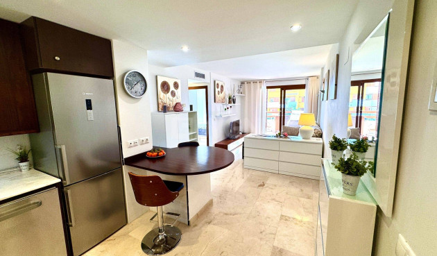 Resale - Apartment / flat - Torrevieja - Punta Prima