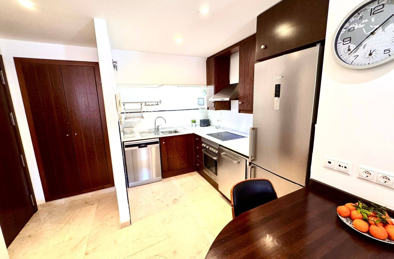 Resale - Apartment / flat - Torrevieja - Punta Prima