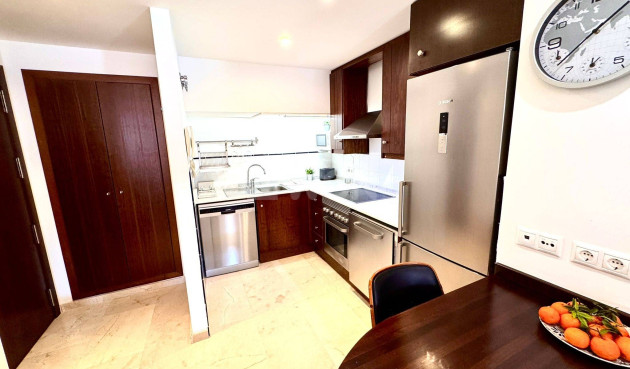 Resale - Apartment / flat - Torrevieja - Punta Prima