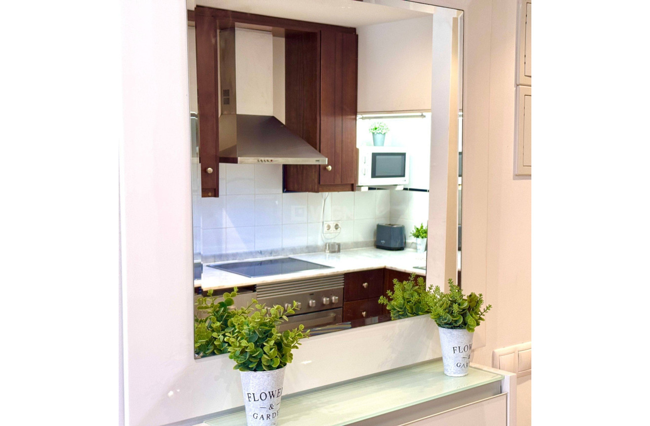 Resale - Apartment / flat - Torrevieja - Punta Prima