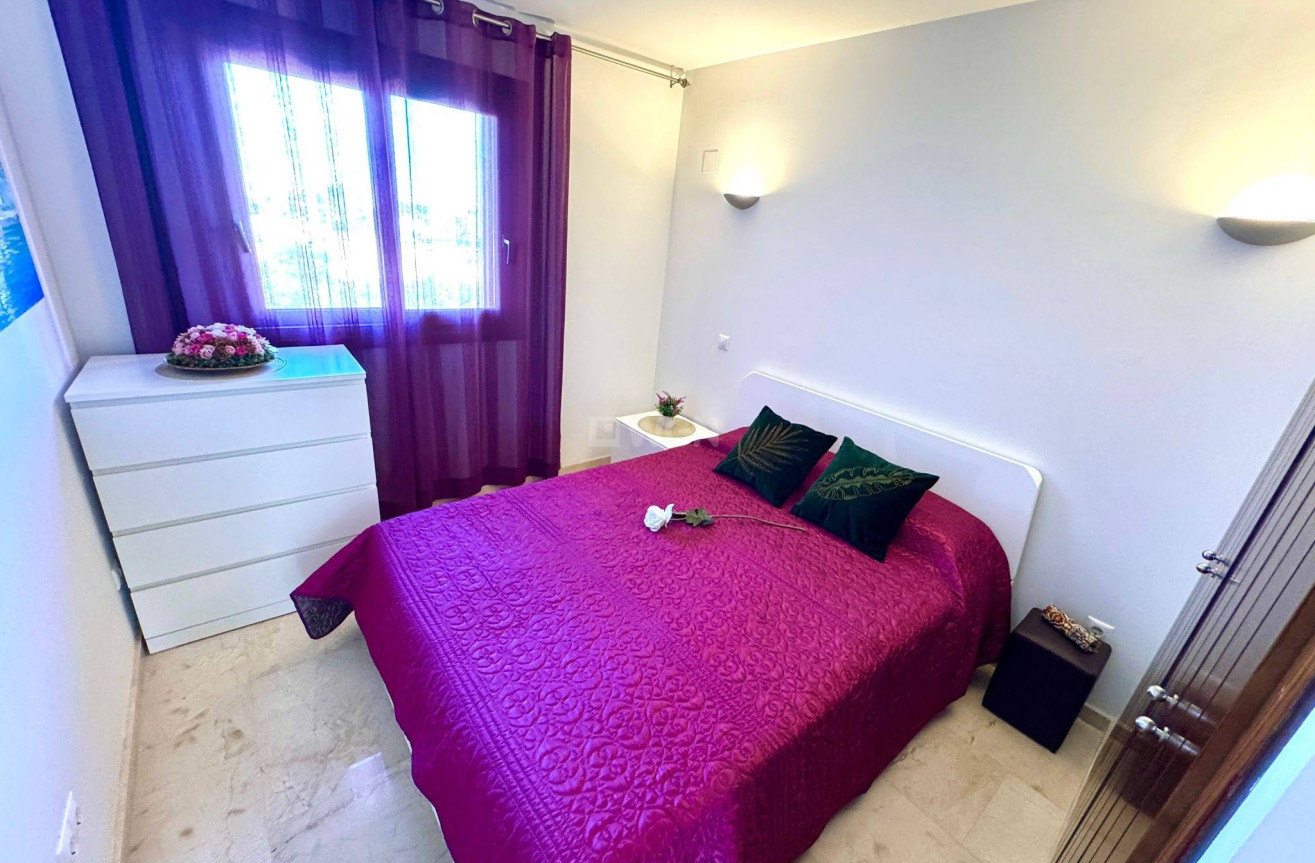 Resale - Apartment / flat - Torrevieja - Punta Prima