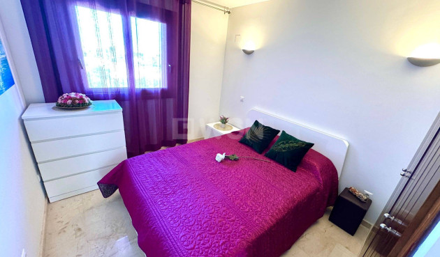 Resale - Apartment / flat - Torrevieja - Punta Prima
