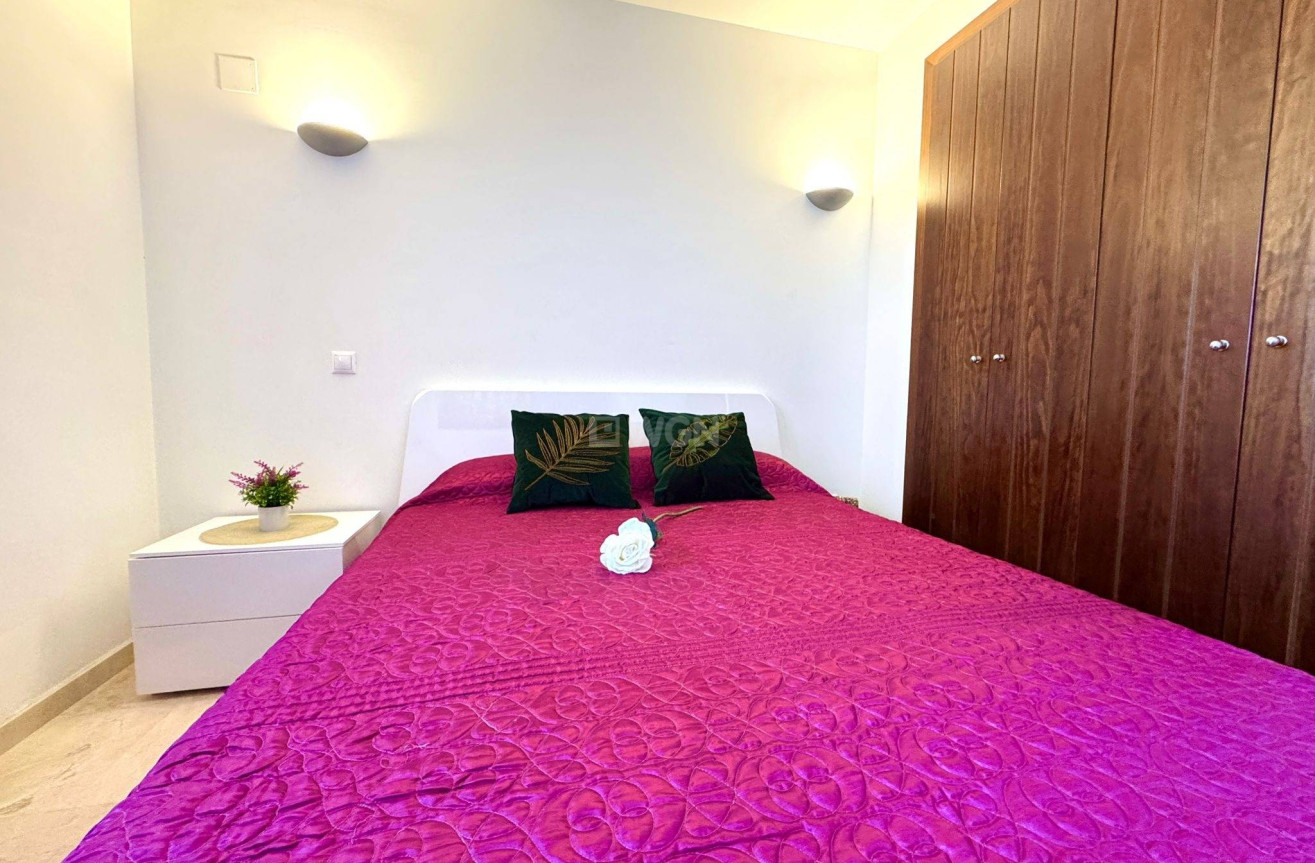 Resale - Apartment / flat - Torrevieja - Punta Prima