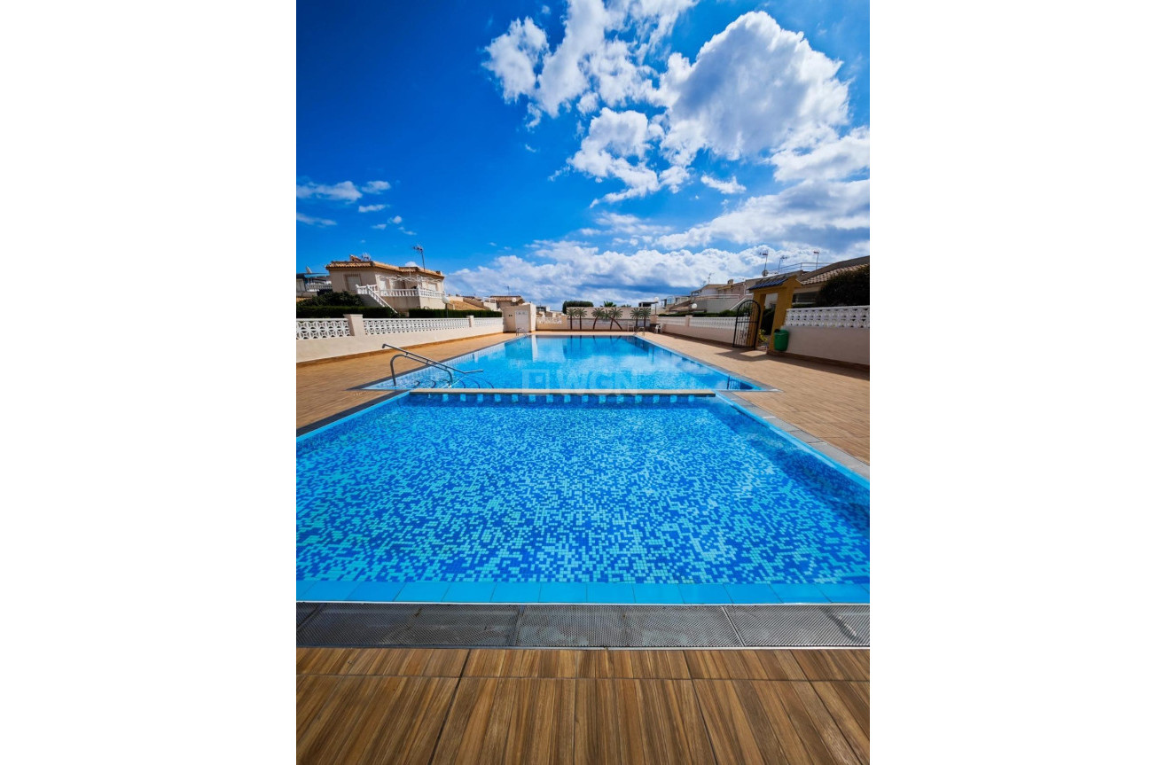 Odsprzedaż - Bungalow - Torrevieja - Los Balcones - Los Altos del Edén