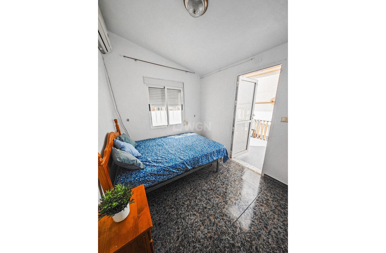 Odsprzedaż - Bungalow - Torrevieja - Los Balcones - Los Altos del Edén