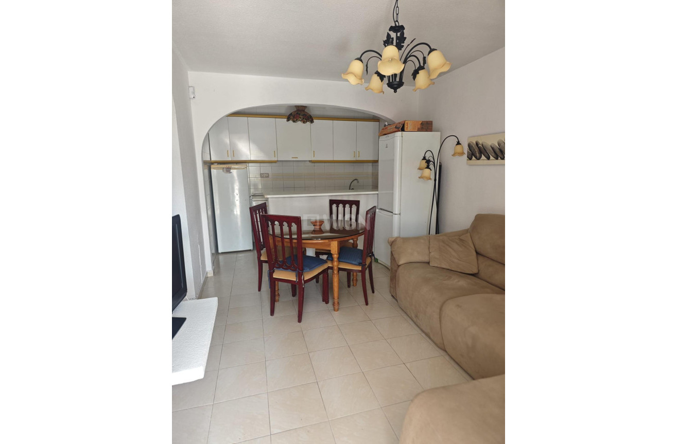 Odsprzedaż - Bungalow - Torrevieja - Los Balcones - Los Altos del Edén