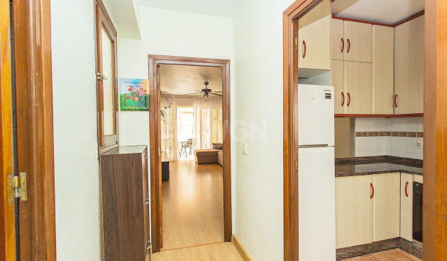 Odsprzedaż - Mieszkanie w bloku - Torrevieja - Playa del Cura