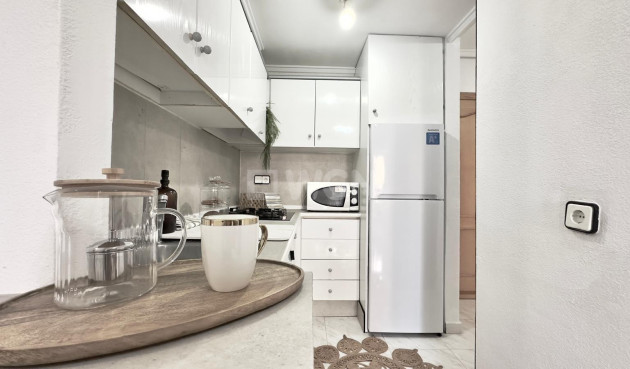 Odsprzedaż - Mieszkanie w bloku - Torrevieja - Playa del Cura