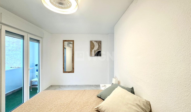 Odsprzedaż - Mieszkanie w bloku - Torrevieja - Playa del Cura