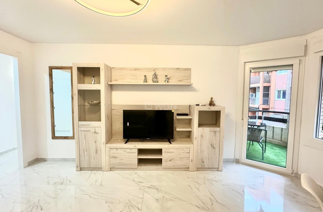 Odsprzedaż - Mieszkanie w bloku - Torrevieja - Playa del Cura