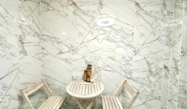 Odsprzedaż - Mieszkanie w bloku - Torrevieja - Playa del Cura