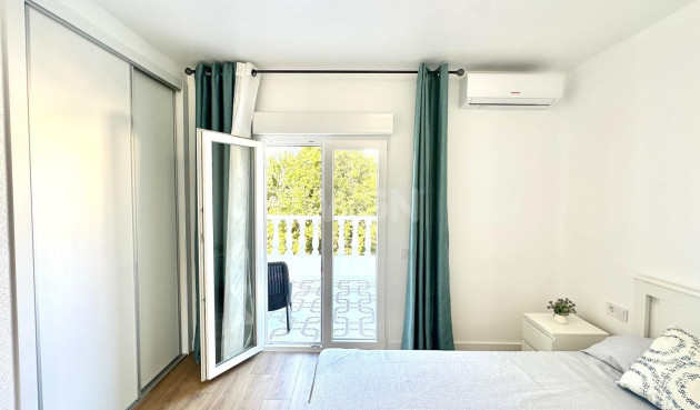 Odsprzedaż - Kamienica - Torrevieja - Estacion De Autobuses