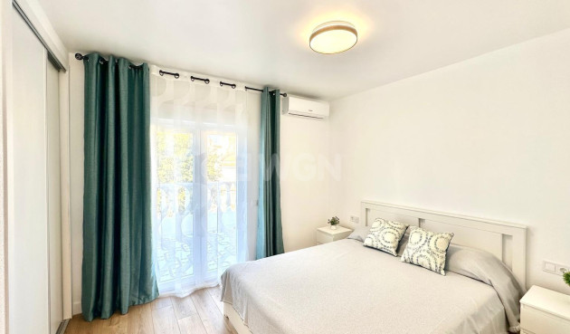 Odsprzedaż - Kamienica - Torrevieja - Estacion De Autobuses