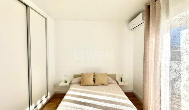 Odsprzedaż - Kamienica - Torrevieja - Estacion De Autobuses