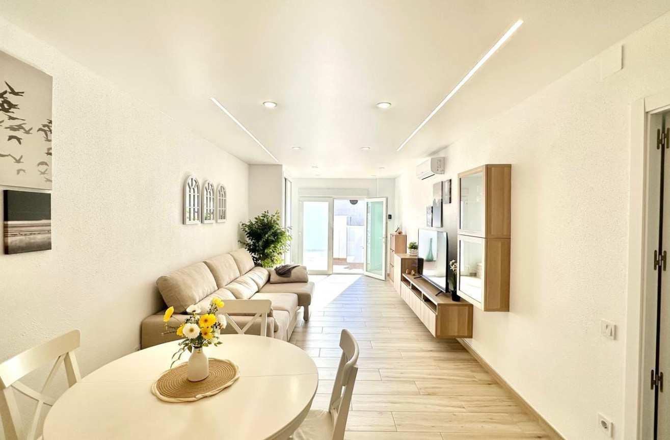 Odsprzedaż - Kamienica - Torrevieja - Estacion De Autobuses