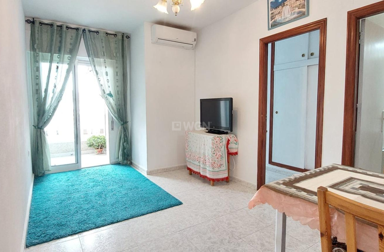 Odsprzedaż - Mieszkanie w bloku - Torrevieja - Estacion De Autobuses