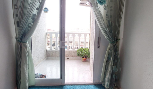 Odsprzedaż - Mieszkanie w bloku - Torrevieja - Estacion De Autobuses