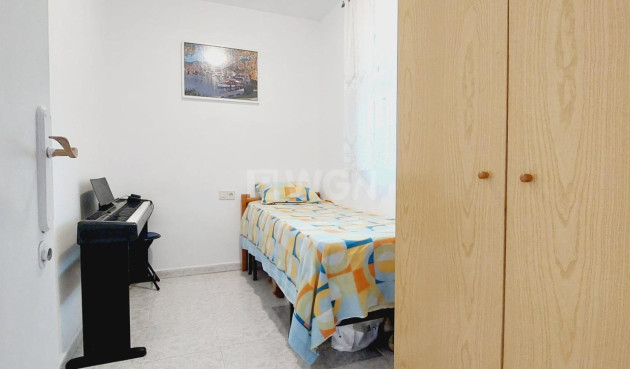 Odsprzedaż - Mieszkanie w bloku - Torrevieja - Estacion De Autobuses