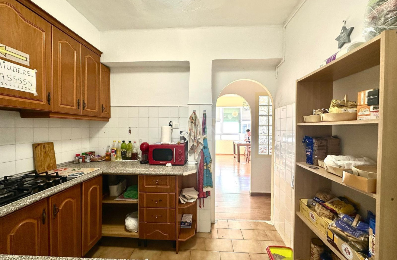 Odsprzedaż - Mieszkanie w bloku - Torrevieja - Estacion De Autobuses