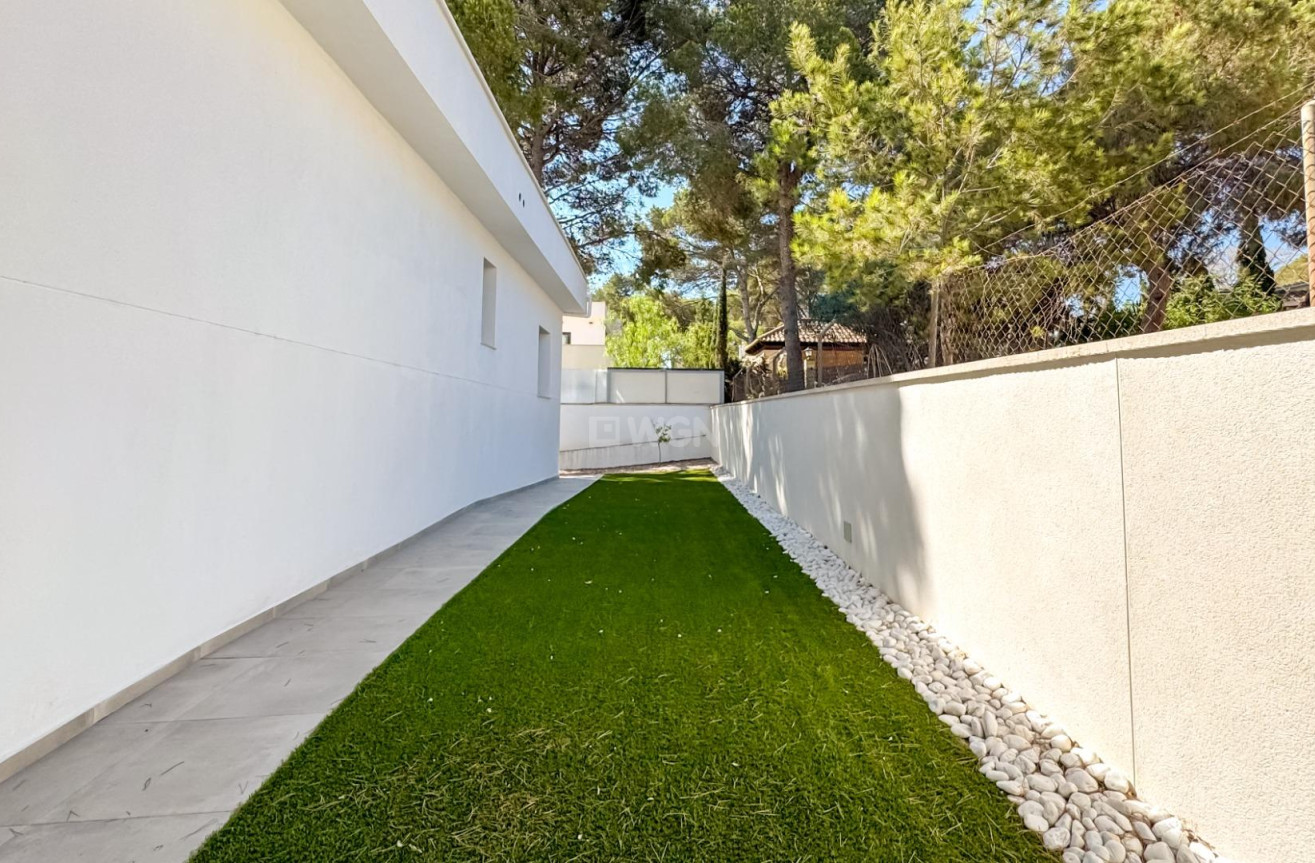 Resale - Villa - Torrevieja - Los Balcones - Los Altos del Edén