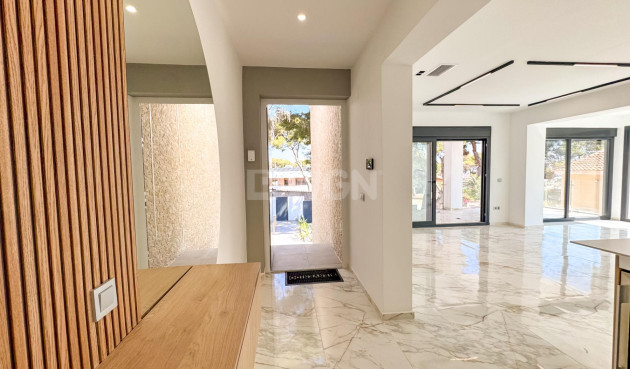 Resale - Villa - Torrevieja - Los Balcones - Los Altos del Edén