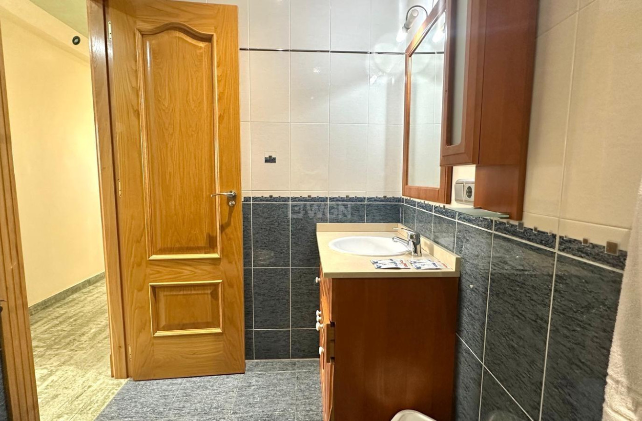 Odsprzedaż - Daszek - Torrevieja