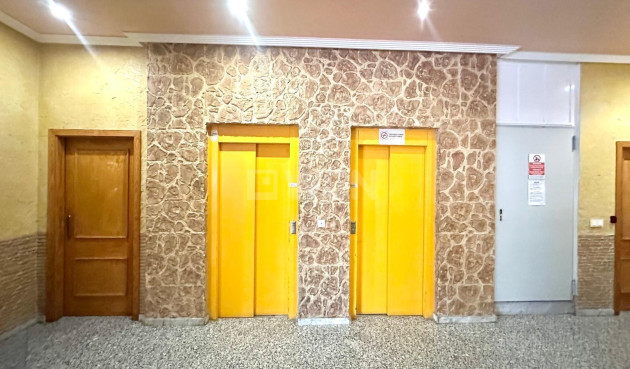 Reventa - Apartamento / piso - Torrevieja - Estacion De Autobuses