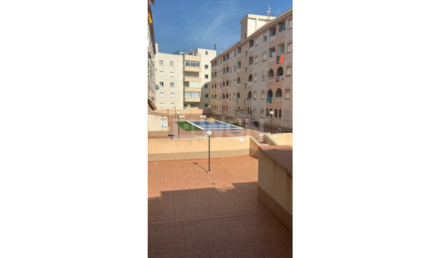 Reventa - Apartamento / piso - Torrevieja - Estacion De Autobuses