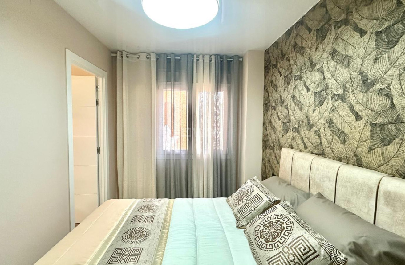 Resale - Apartment / flat - Torrevieja - Centro