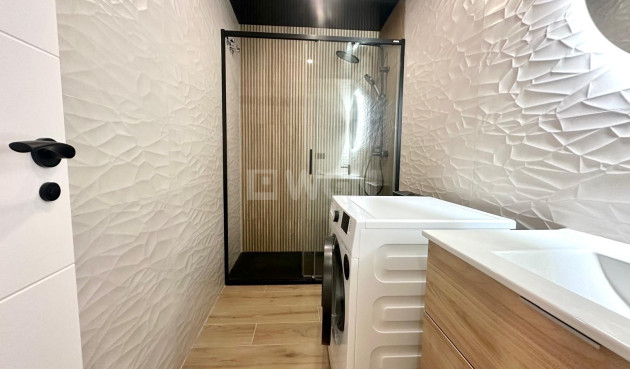 Resale - Apartment / flat - Torrevieja - Centro