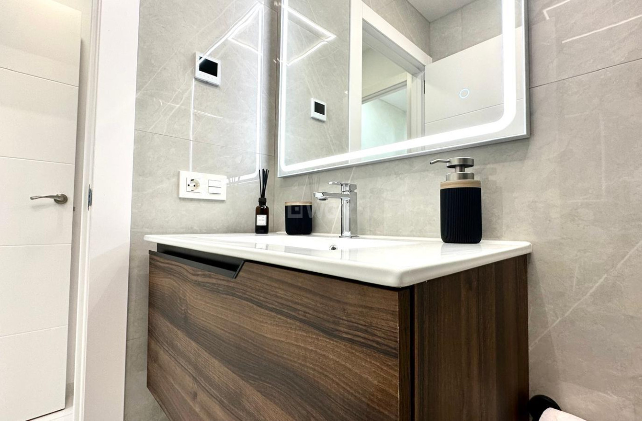 Reventa - Apartamento / piso - Torrevieja - Playa del Cura