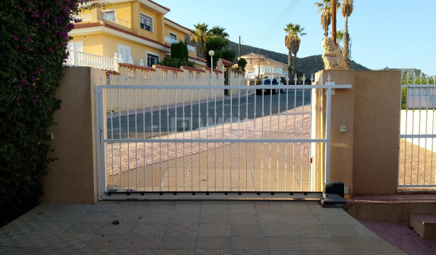 Odsprzedaż - Villa - Puerto de Mazarron - Bolnuevo