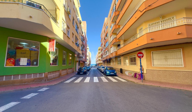 Resale - Apartment / flat - Torrevieja - Centro