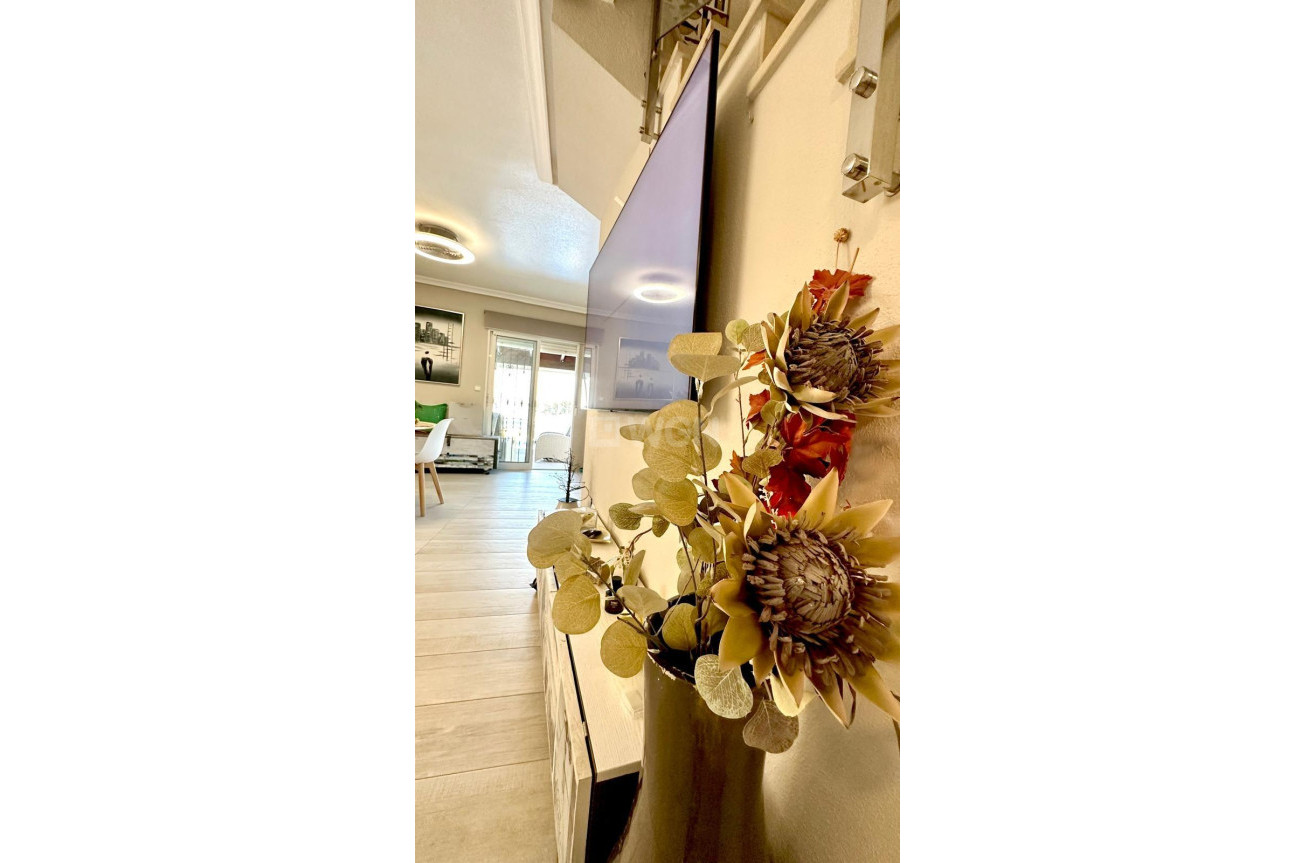 Odsprzedaż - Villa - Orihuela Costa - La Regia