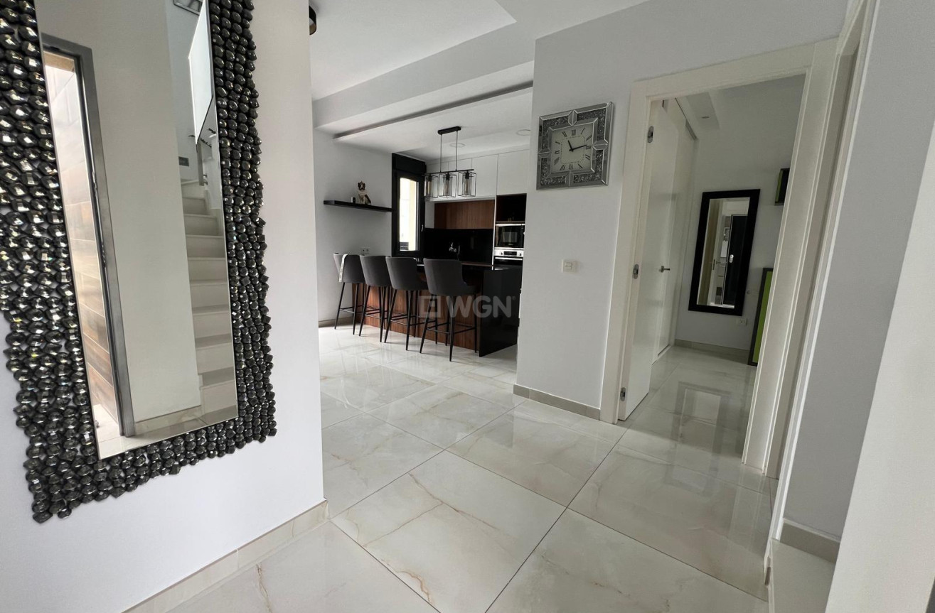 Odsprzedaż - Villa - Orihuela Costa - Lomas de Cabo Roig