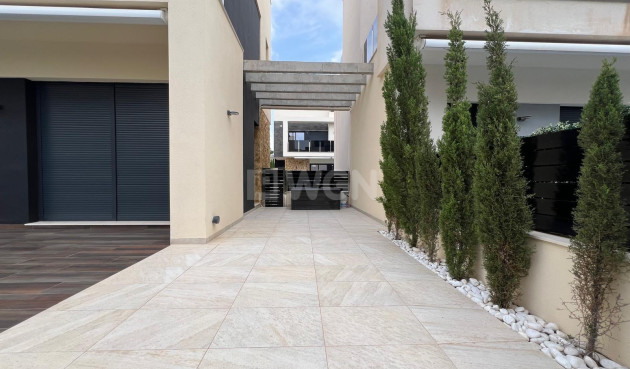 Odsprzedaż - Villa - Orihuela Costa - Lomas de Cabo Roig