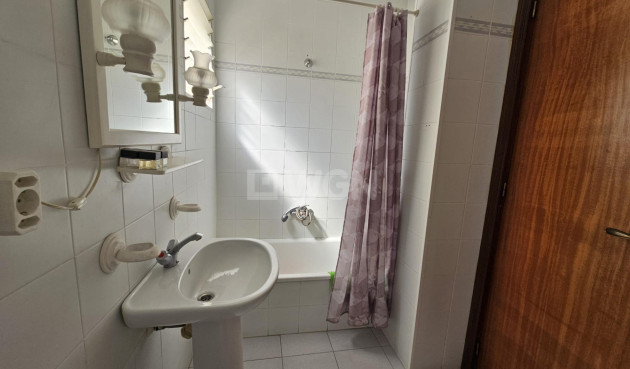 Resale - Apartment / flat - Torrevieja - Centro