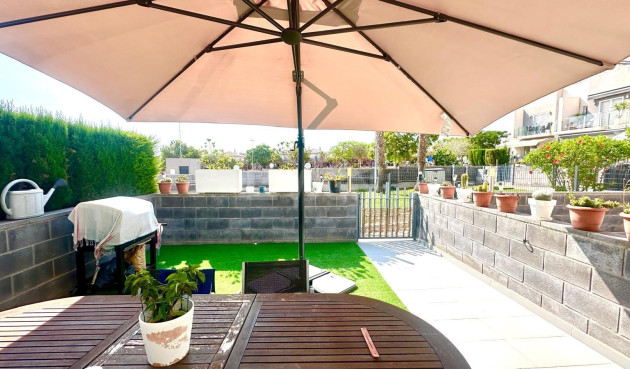 Odsprzedaż - Kamienica - Torrevieja - aguas nuevas