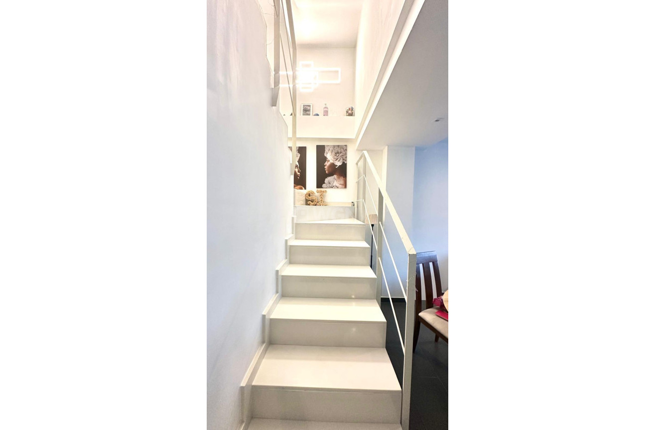 Odsprzedaż - Kamienica - Torrevieja - aguas nuevas