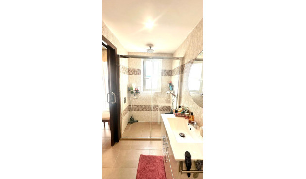 Odsprzedaż - Kamienica - Torrevieja - aguas nuevas