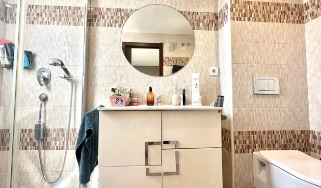 Odsprzedaż - Kamienica - Torrevieja - aguas nuevas