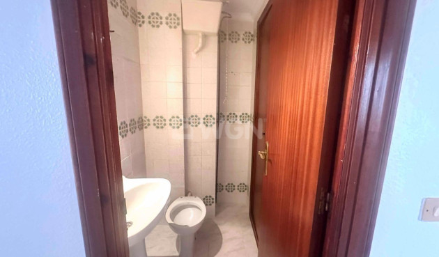 Reventa - Apartamento / piso - Torrevieja - Estacion De Autobuses