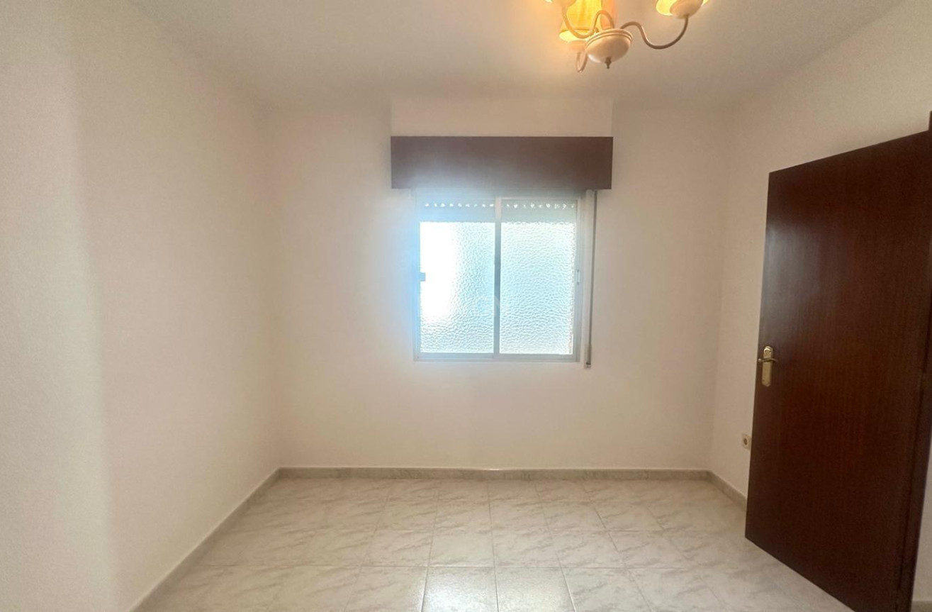 Reventa - Apartamento / piso - Torrevieja - Estacion De Autobuses