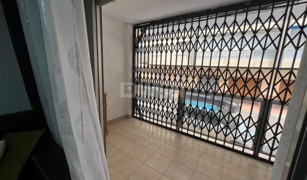 Odsprzedaż - Mieszkanie w bloku - Torrevieja - Playa del Cura