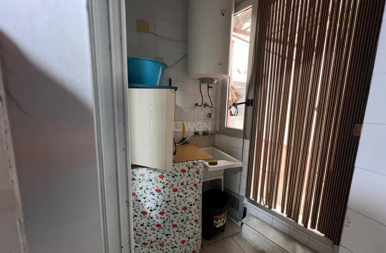 Odsprzedaż - Mieszkanie w bloku - Torrevieja - Playa del Cura