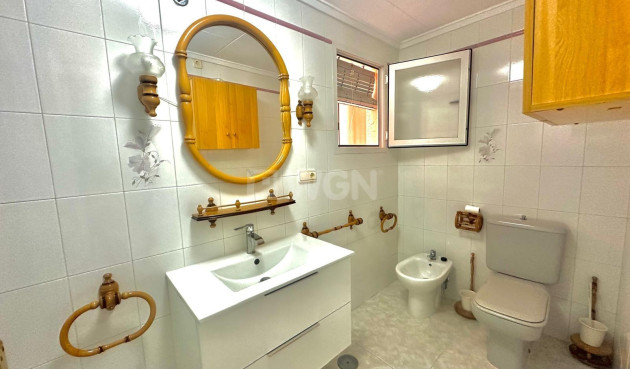 Resale - Apartment / flat - Torrevieja - Centro