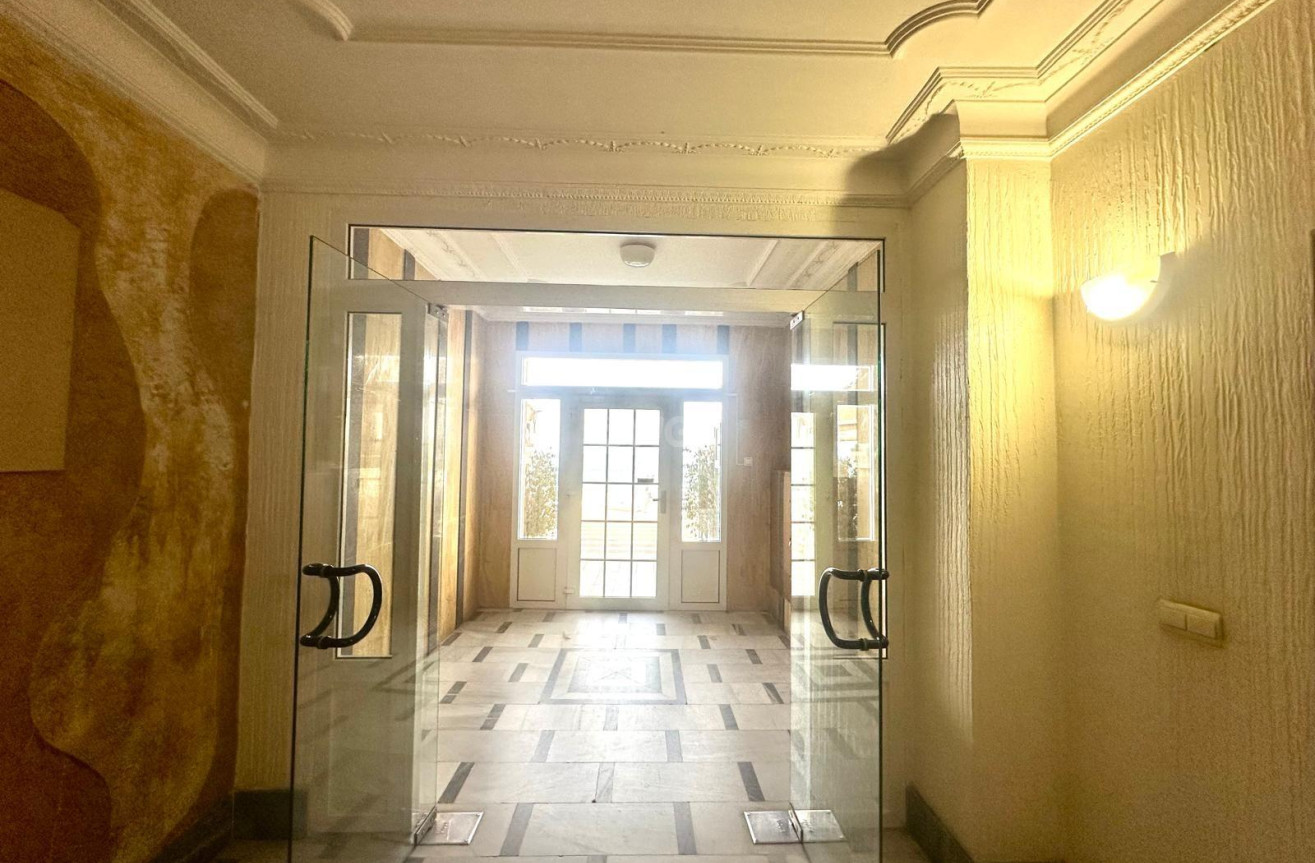 Resale - Apartment / flat - Torrevieja - Centro