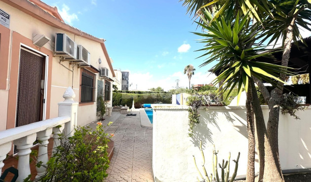 Odsprzedaż - Villa - Cabo Roig - Costa Blanca