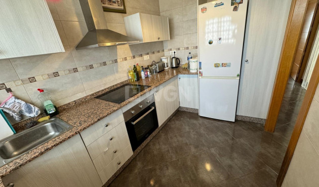 Odsprzedaż - Mieszkanie w bloku - Torrevieja - Playa del Cura